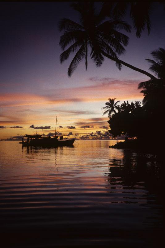 Coucher de soleil. "Maldives".